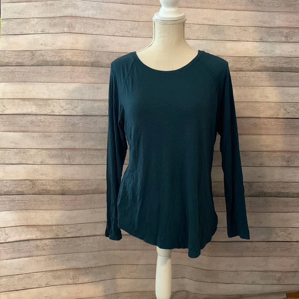 Time and Tru Women’s Shirt Size M (8-10). Long sleeve shirt.